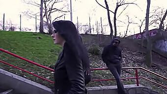 Călătoria Intimă A Annei De Ville Cu Terapeutul Ei În Fisting Și Sex Oral