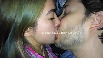 Kecantikan Asia Lily Dan Sean Dalam Sesi Ciuman Yang Penuh Gairah