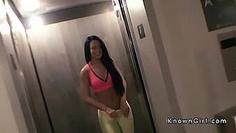 Video Pov Di Una Giovane Che Fa Sesso Con La Sua Fidanzata Sexy In Hotel