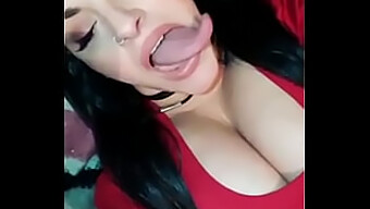 Sensual Oral Sex With A Latina Babe