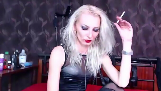 Doživite Ultimativni Femdom Užitek Z Mistressq01