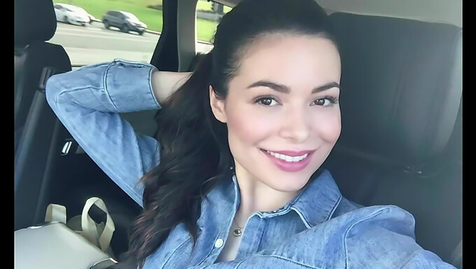 Miranda Cosgroves Instagram-Bilder - Opphissende Solospill-Økt