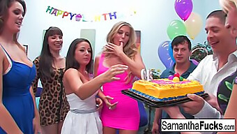 A Desinibida Festa De Aniversário Da Famosa Estrela Pornô Samantha Com Sexo Em Grupo Intenso