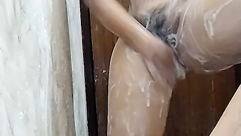 Indian Boyfriend Pleasures Girlfriend With Deepthroat And Bathroom Sex