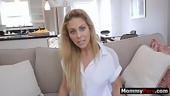 Cherie Deville Ägnar Sig Åt En Intensiv Tabubelagd Familjescen Med Sin Manipulativa Styvson.