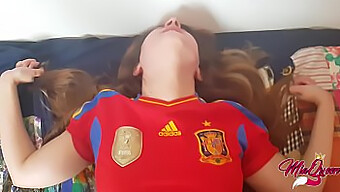 Felizgult Spanyol Tini Vezeti Tapasztalatlan Barátját Az Anális Szexben (Pov)