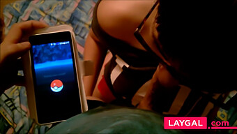 Gadis Remaja Menangkap Pokemon Dengan Kemahiran Oral Istimewa