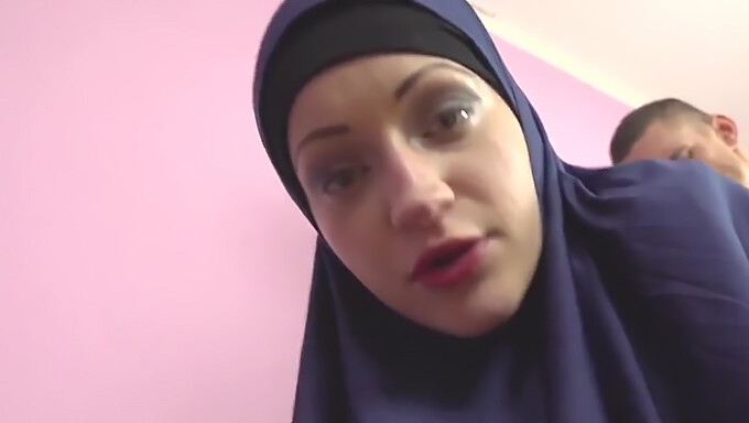 Video Pov Dari Wanita Arab Yang Terangsang Ditemukan Sedang Menonton Pornografi Hardcore